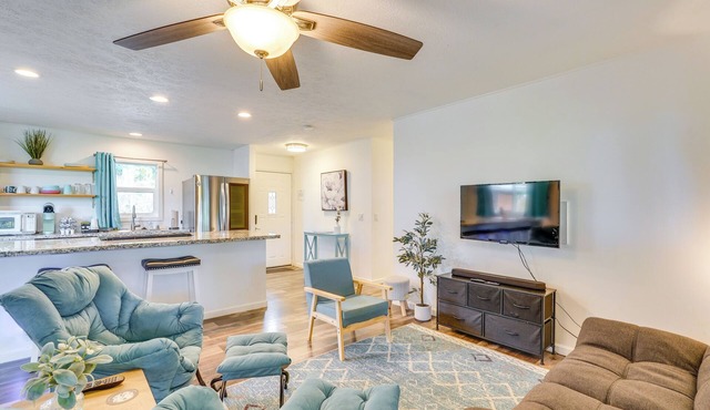 Lovely Kailua-kona Home ~ 2 Mi to Town & Beach!