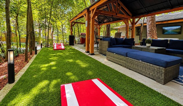 LUX Private Oasis | Hot Tub | 2 Outdoor TVs | Steps to Beltline/Piedmont Park in Atlanta