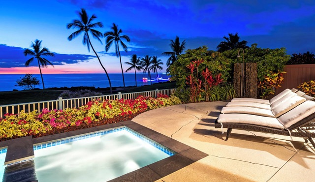 🌴Luxurious Oceanfront Home on Golf Course - Paradise Awaits - Holua Kai 7061🌴 in Kailua Kona