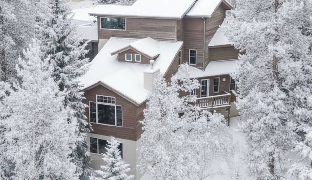 Luxurious Spacious Tri-Level Vail Mountain Home in Vail
