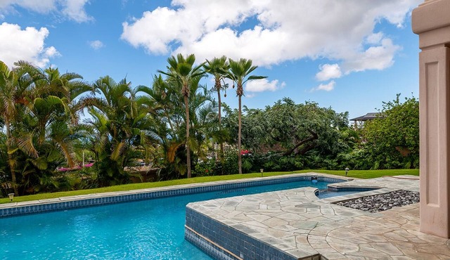 Luxury Beauty with Panoramic Ocean Views/Cul de Sac Privacy
