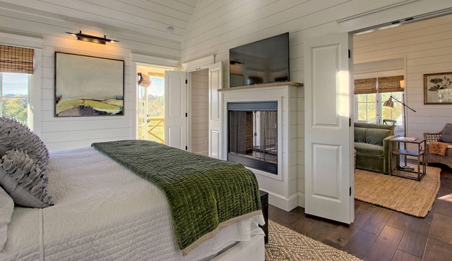 Luxury cottages with killer views near Highlands in Dillard