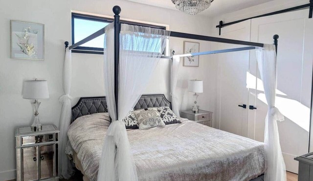 Luxury Modern 4 Bedroom House Near Capitol Reef NP in Torrey