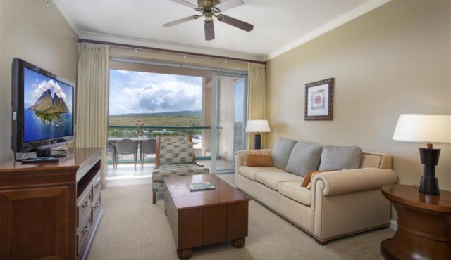 LUXURY mountain view resort condo with large private balcony