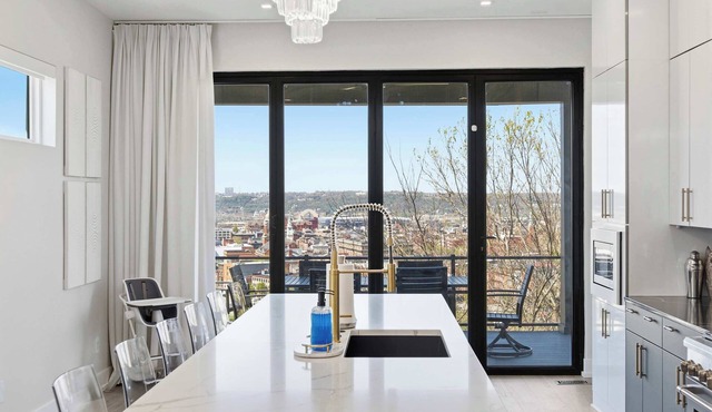 Luxury Mt Adams Retreat in Cincinnati