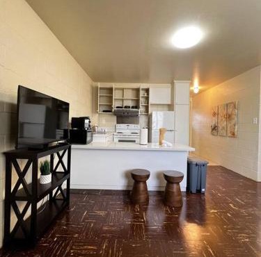 Makaleka (2 BDRM Oasis in Kapahulu)