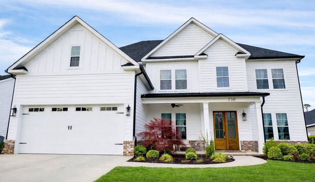 Masters Elegance: New Custom Modern Luxury Near Augusta National Golf Course in Evans