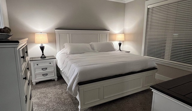 Masters Luxury Housing! Beautiful condo in North Augusta. 8 miles to tournament in North Augusta