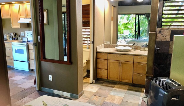 Maui Home 4 Months Charming cottage with WiFi and AC in Kihei Call for Info
