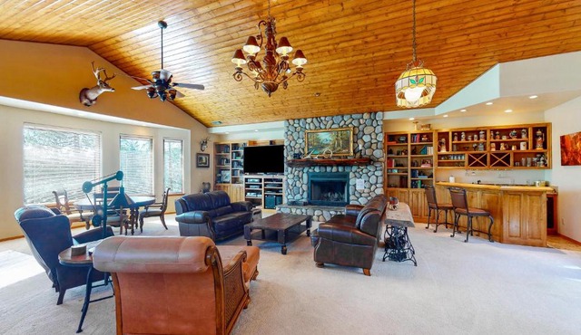 Melvin Lakeview in Bass Lake
