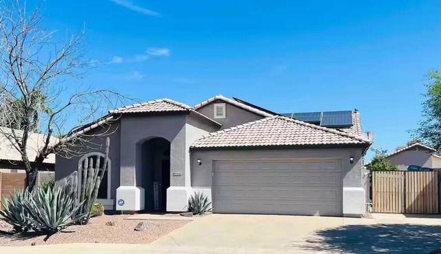 Mesa 3/2 with Heated pool , RV gate, BBQ in Mesa