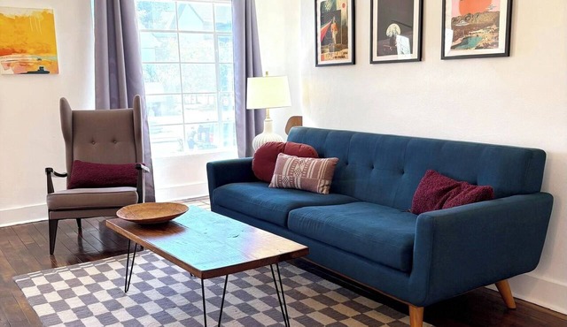 Midcentury modern apartment in downtown Rogers. in Rogers