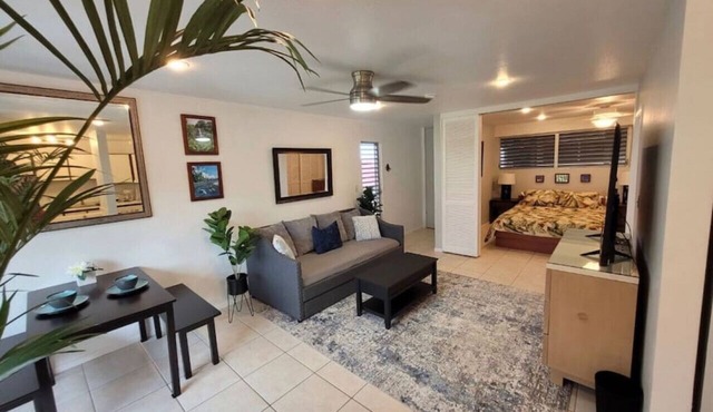 Modern 1-Bedroom Island Getaway Near Downtown Kona