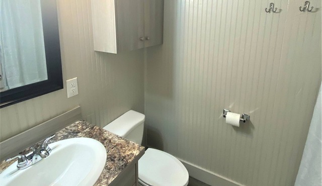 Modern Mini-Home with Big Comfort — Perfect Base for Basin Adventures in Roosevelt