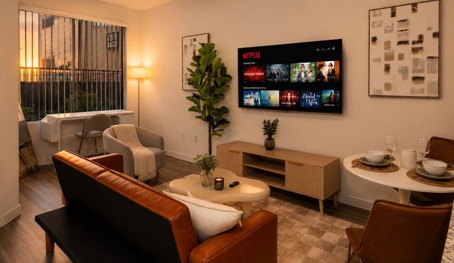 Modern Tempe 1BR AC + Pool + Gym 5 Min to ASU in Tempe