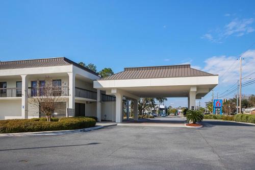 Motel 6-Savannah, GA - Midtown in Savannah