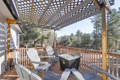 Mtn Views + Playground: Family-Friendly Pine Cabin in Pine
