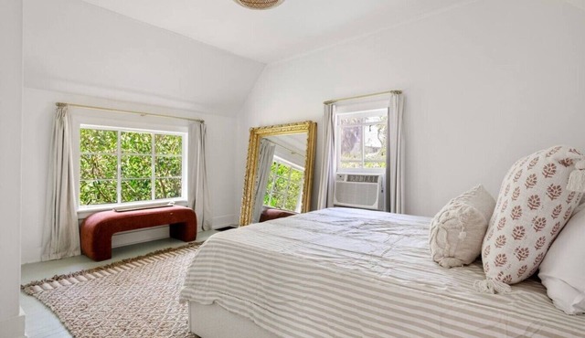 NEW 1BR Charming Guesthouse Near King St Walk to Historic District 30+ Stays in Charleston
