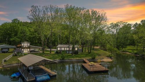 New! 2 Homes-Firepit, Hot Tub, Huge Yard and Dock in Rocky Mount