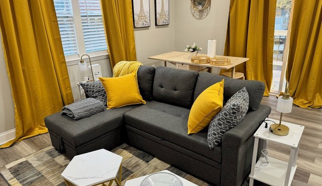 NEW CONSTRUCTION. Cozy 1-bedroom guesthouse with AC, WiFi in welcoming LaGrange. in LaGrange