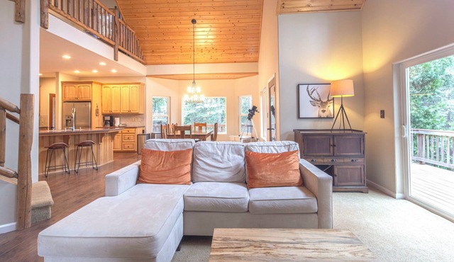 New! Luxury home in Arnold: Views, Hot Tub, + Pets OK in Arnold