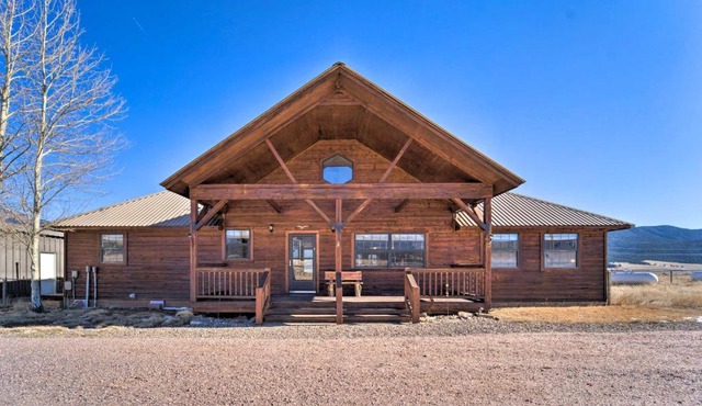 New Mexico Cabin Hideaway w/Eagle Nest Lake Views in Eagle Nest