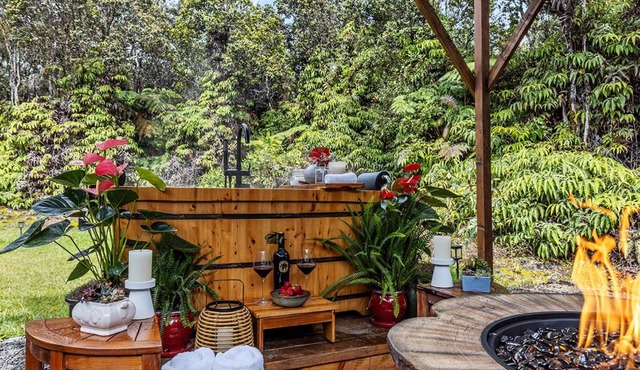 NEW! Volcano Tea House Cottage 2-HotTub-FirePlace
