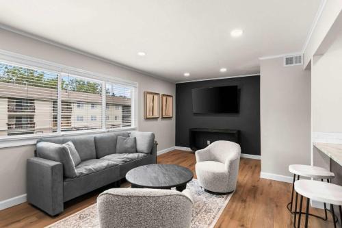 Newly Renovated Unit in Central Spfld #203 in Springfield