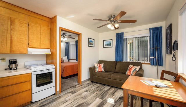 Ocean Suites Motel in Brookings