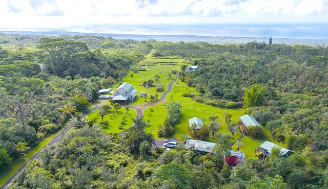 Ocean View Estate with private hiking trail and volcanically heated hot tubs. in Pahoa