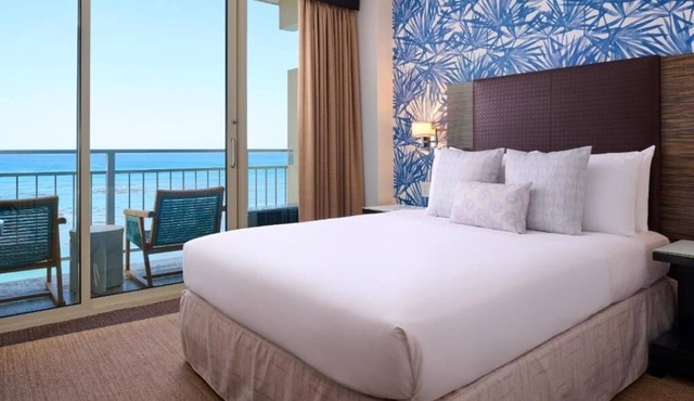 Ocean View Queen Room at Kaimana Beach Hotel | Right on the Beach