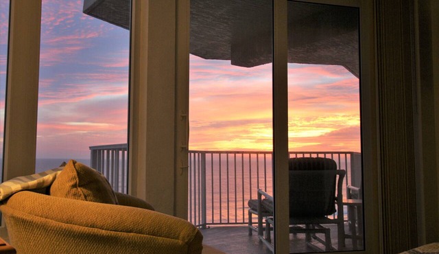 On No Drive Beach! Luxury 3 BdRm, 3 Baths, Mst wSpa; Ocean & Riverview Balconies in Daytona Beach