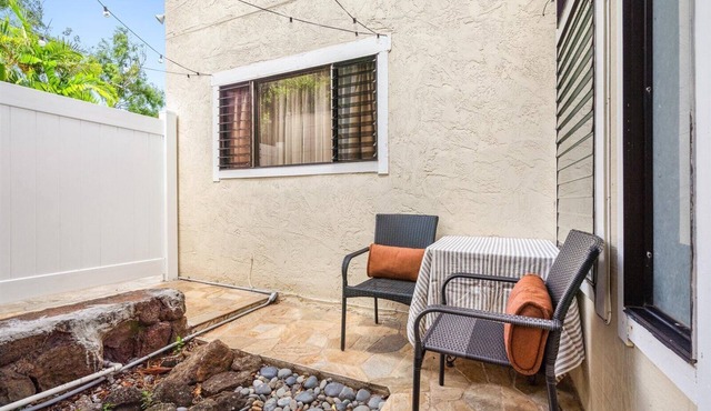 One Bedroom Cottage with kitchenette and private garden