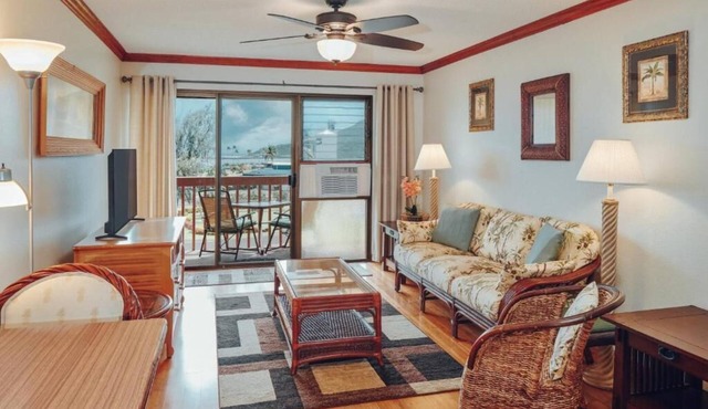 One Room w/Queen Bed | Direct Outdoor Pool Access | Near Wilcox Rd Beaches