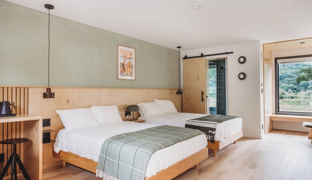 Otherland Hotel in Newfane