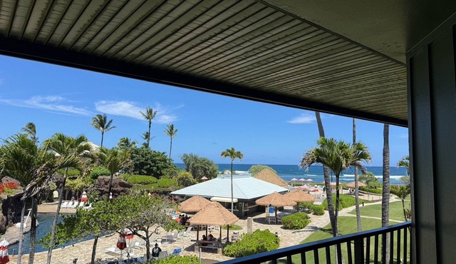 OUTSTANDING OCEAN AND POOL VIEWS FROM TOP FLOOR! GREAT DEAL WITH NO RESORT FEES!