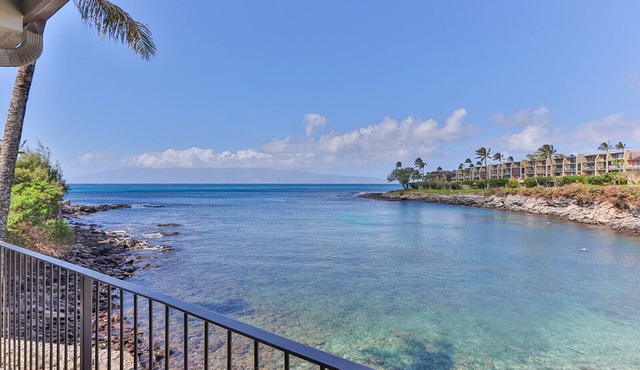 Panoramic Oceanfront Townhome in Napili