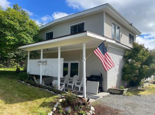 Peaceful Acres Triplex One - Lighthouse Inn - Soldotna, Alaska in Kasilof