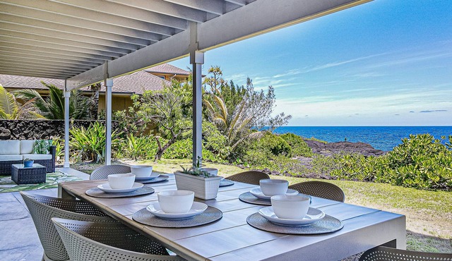 Pele's Paradise- Absolute Oceanfront Paradise with Air Conditioning!