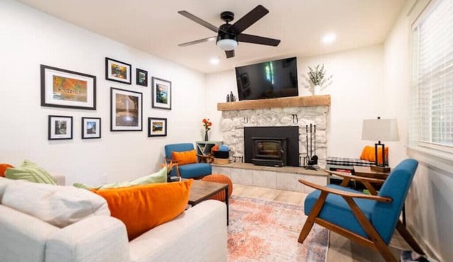 Pet-Friendly Chalet-Scenic Newton County, Buffalo Nat'l River, Jasper, Harrison in Marble Falls