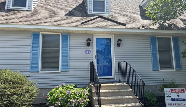 Pet Friendly Downtown Rehoboth Beach 4BR Home, Parking, Porch in Rehoboth Beach