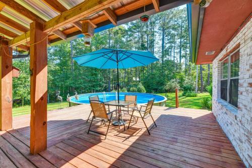 Pool & Deck: Pond-View Getaway in Newnan! in Newnan