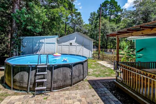 Pool House! Sweet Sunny Retreat- House 2 in Savannah