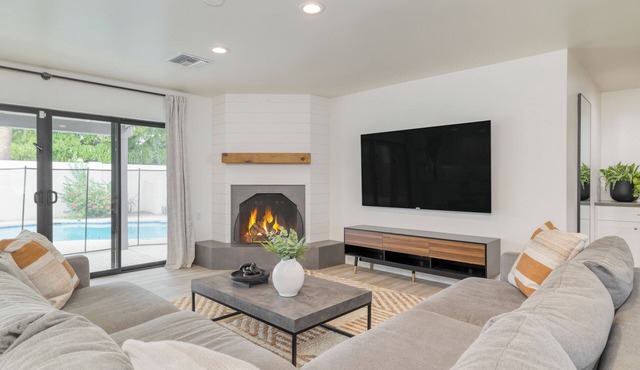 Pool + Spa + Putting Green | Playground + Minutes to Kierland | White Agate in Scottsdale