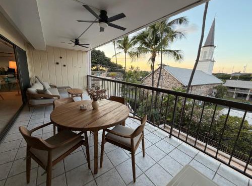 Premium 2-bedroom Condo in adorable Kona - Walk to Beaches Shops & Restaurants - Booking FAST