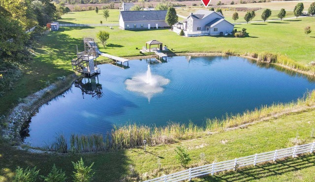 Private 9-Acre Retreat w/Pond, arcade & gym in Thornville