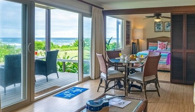 Private and Romantic Seaside Retreat - Just Twelve Steps to the Beach!