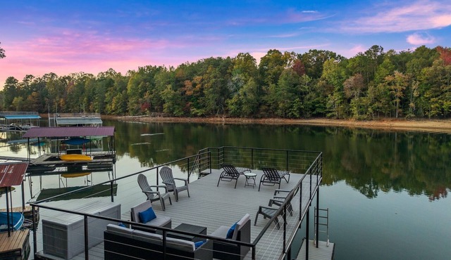 Private Dock | Hot Tub | Kayaks | GameRoom | EV in Dawsonville