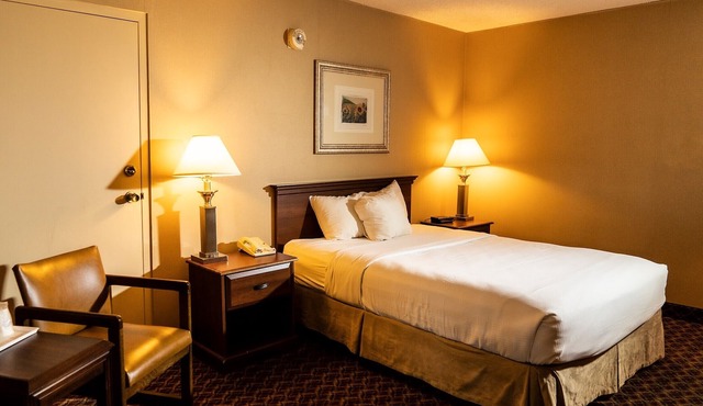 Ramada Hotel & Convention Center by Wyndham Topeka Downtown in Topeka