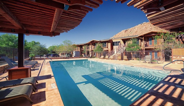 Red Rock Escape | 1 Unit | Steps from Zion National Park and Virgin River Trails in Springdale